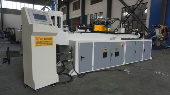 เครื่องเจาะรูท่อไฮราอลิก เครื่องจูงเครื่องยนต์ servo การให้อาหาร rottaion สําหรับท่อเหล็ก